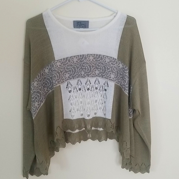 Beautifully detailed sweater. - Picture 2 of 5